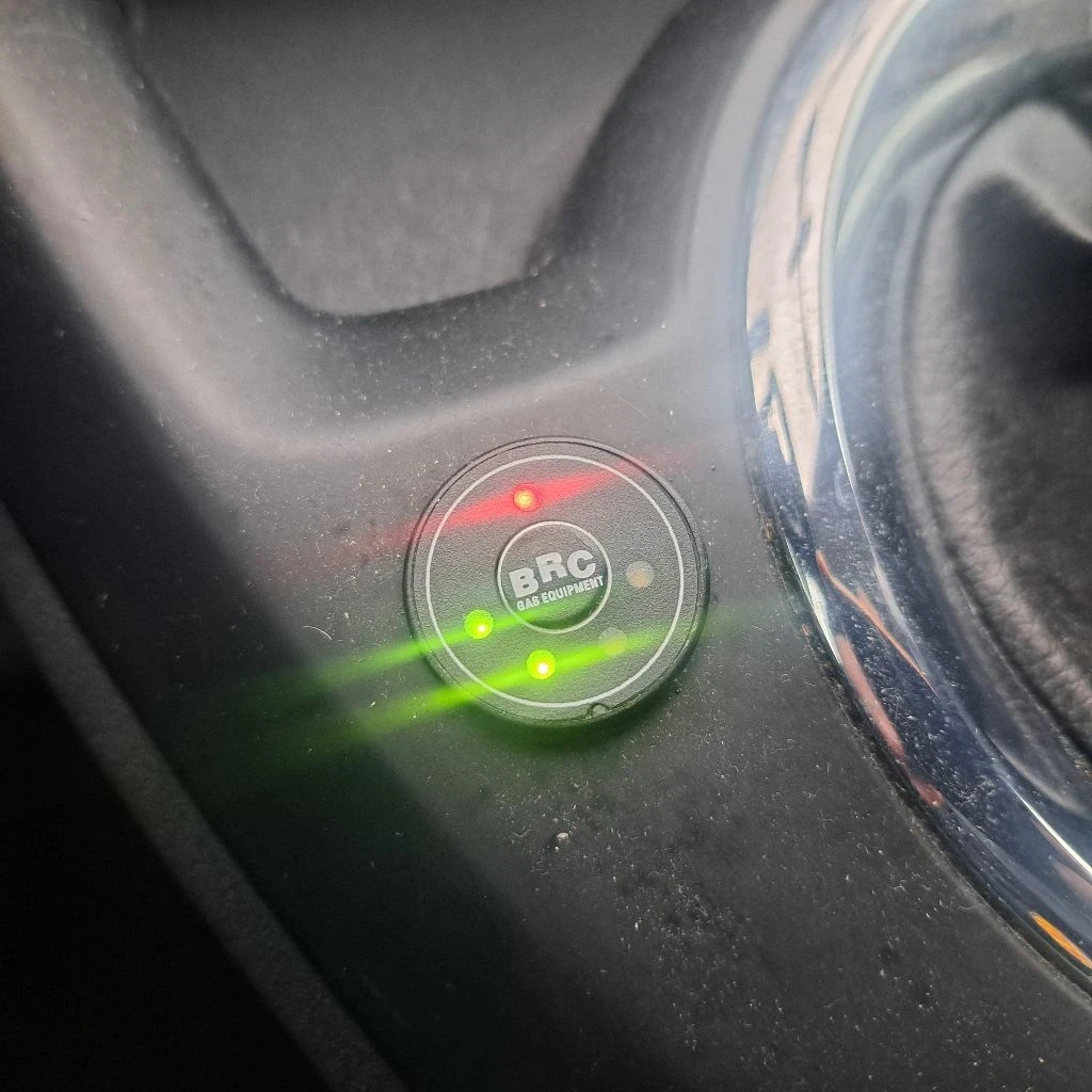 Citroen C4 Picasso ГАЗ БЕНЗИН , снимка 13 - Автомобили и джипове - 54032131