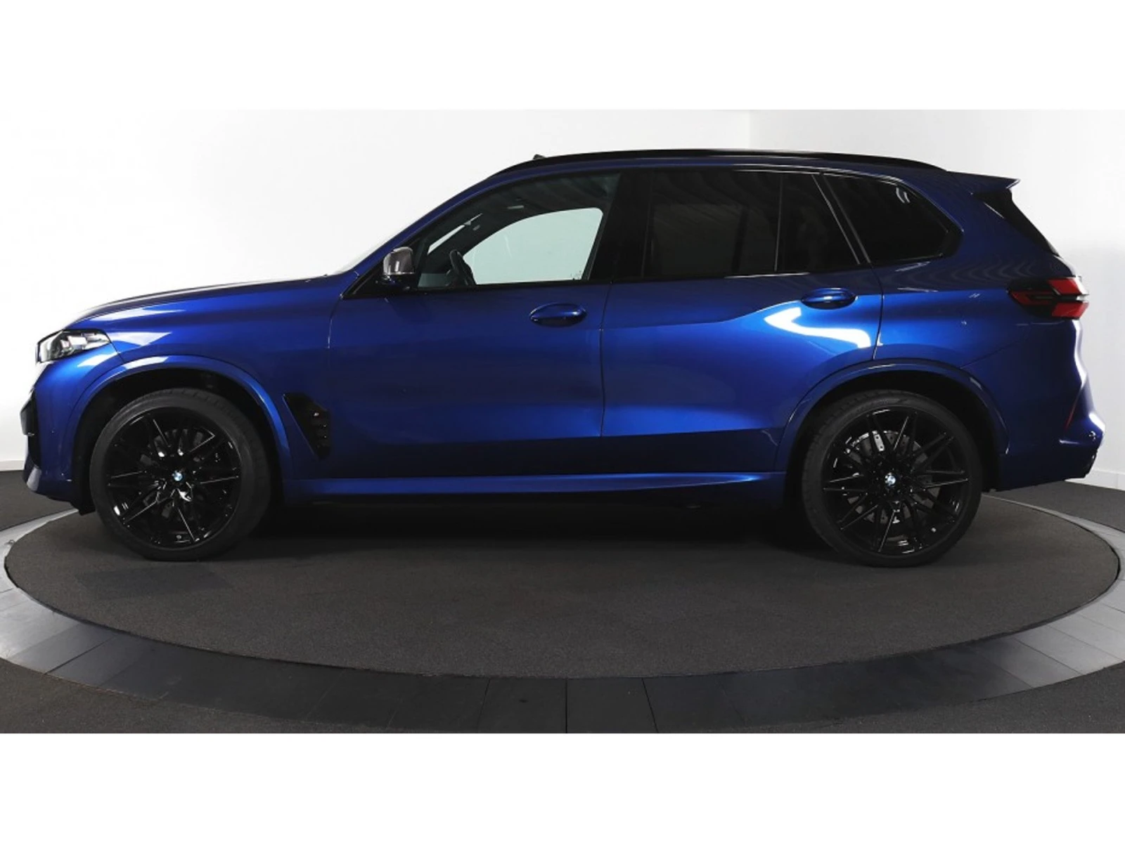 BMW X5M Competition, снимка 4 - Автомобили и джипове - 54111795