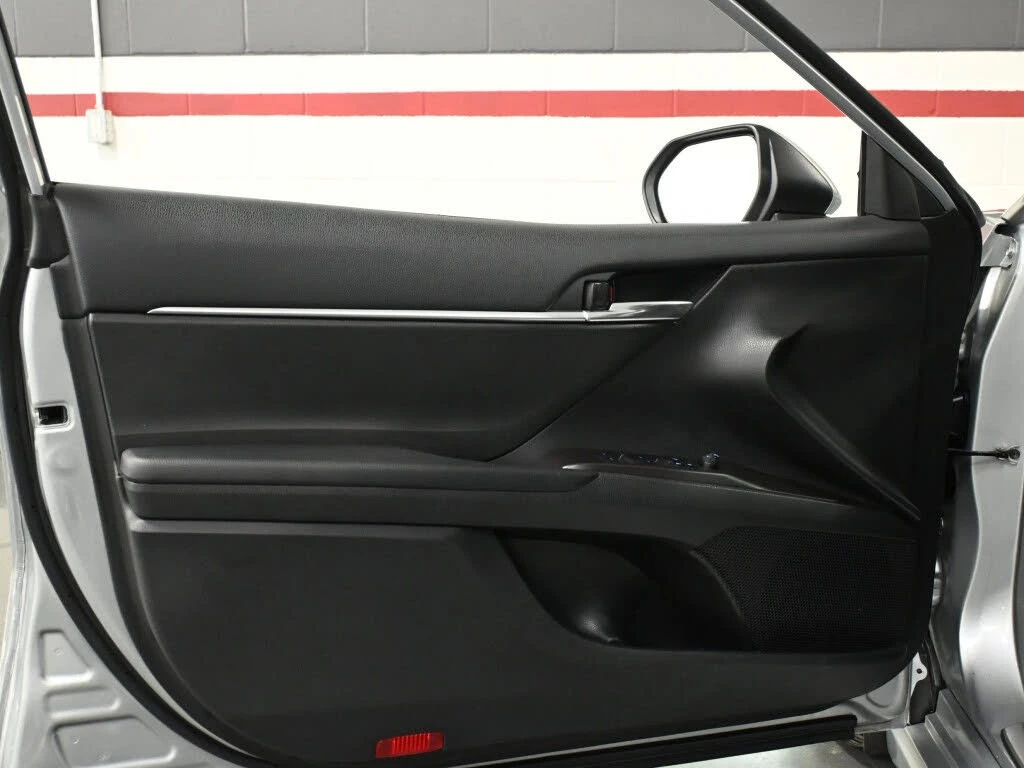 Toyota Camry АвтоКредит* (ЦЕНА ДО БГ) SE FWD, снимка 9 - Автомобили и джипове - 54241066