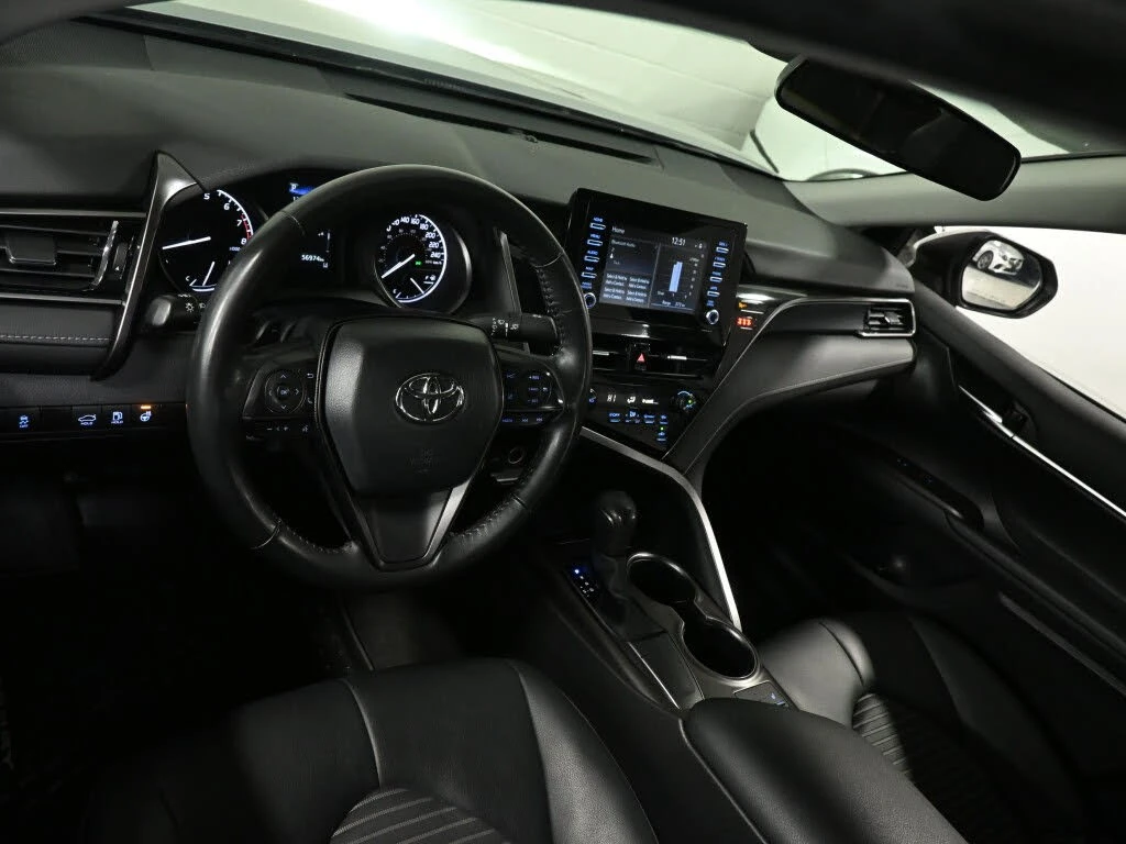 Toyota Camry АвтоКредит* (ЦЕНА ДО БГ) SE FWD, снимка 10 - Автомобили и джипове - 54241066