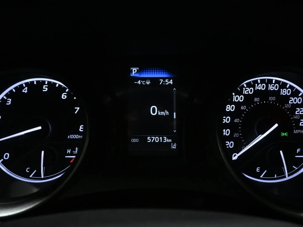 Toyota Camry АвтоКредит* (ЦЕНА ДО БГ) SE FWD, снимка 12 - Автомобили и джипове - 54241066