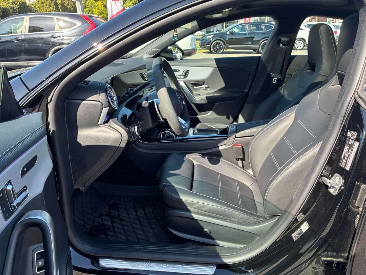 Mercedes-Benz CLA * AMG 35 * 2 КЛЮЧА* ПОДГРЕВ* PANO* KEYLESS* , снимка 5 - Автомобили и джипове - 54477225