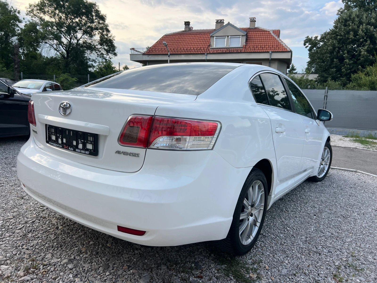 Toyota Avensis 1.8-SOLL NAVI, снимка 4 - Автомобили и джипове - 55304433