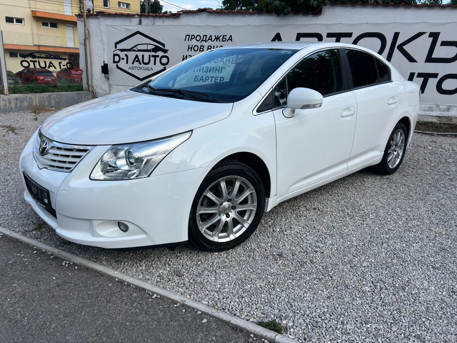 Toyota Avensis 1.8-SOLL NAVI, снимка 3 - Автомобили и джипове - 55304433