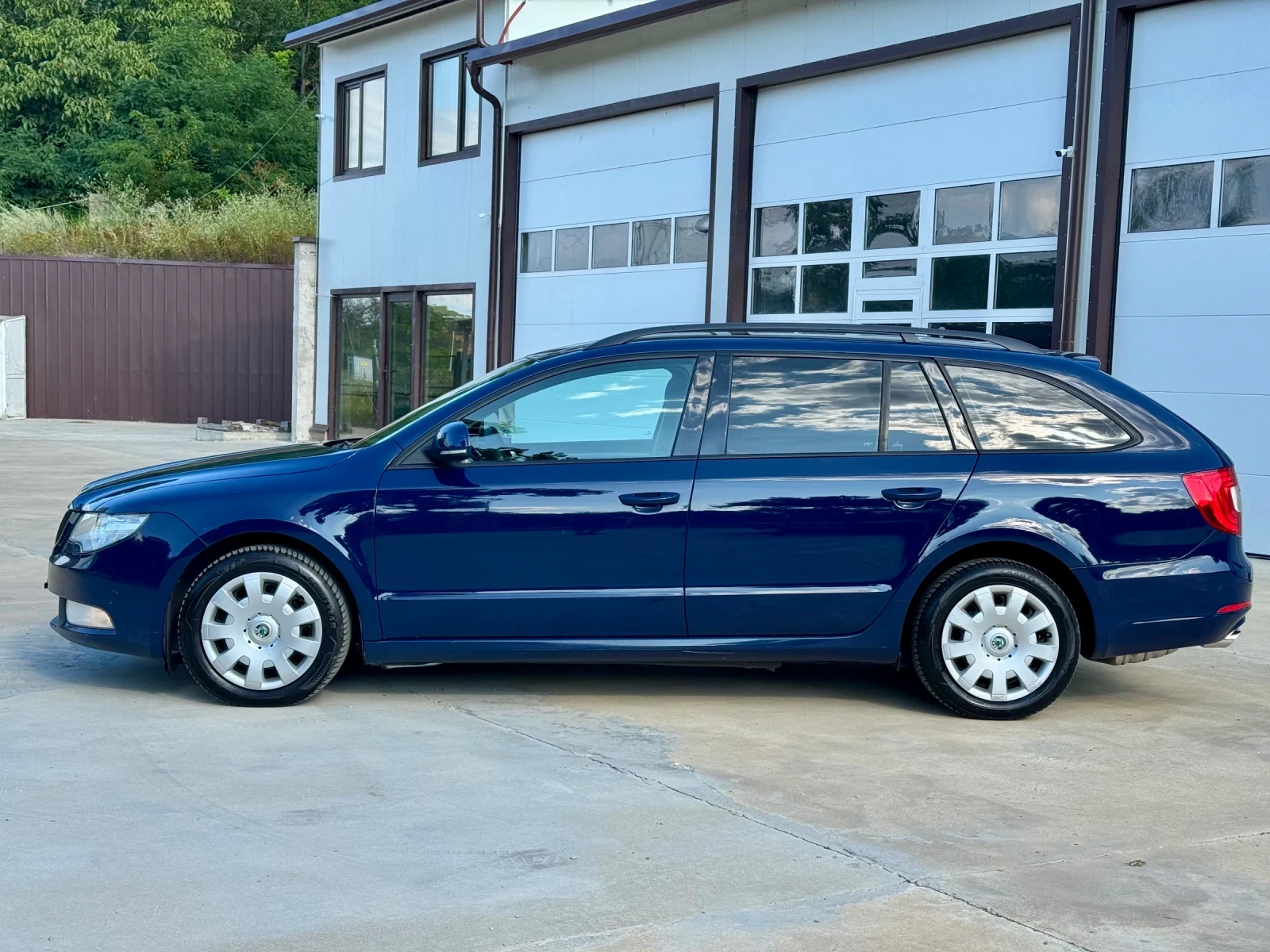 Skoda Superb * 2.0TDI* 140* РЪЧКА* , снимка 2 - Автомобили и джипове - 55396360