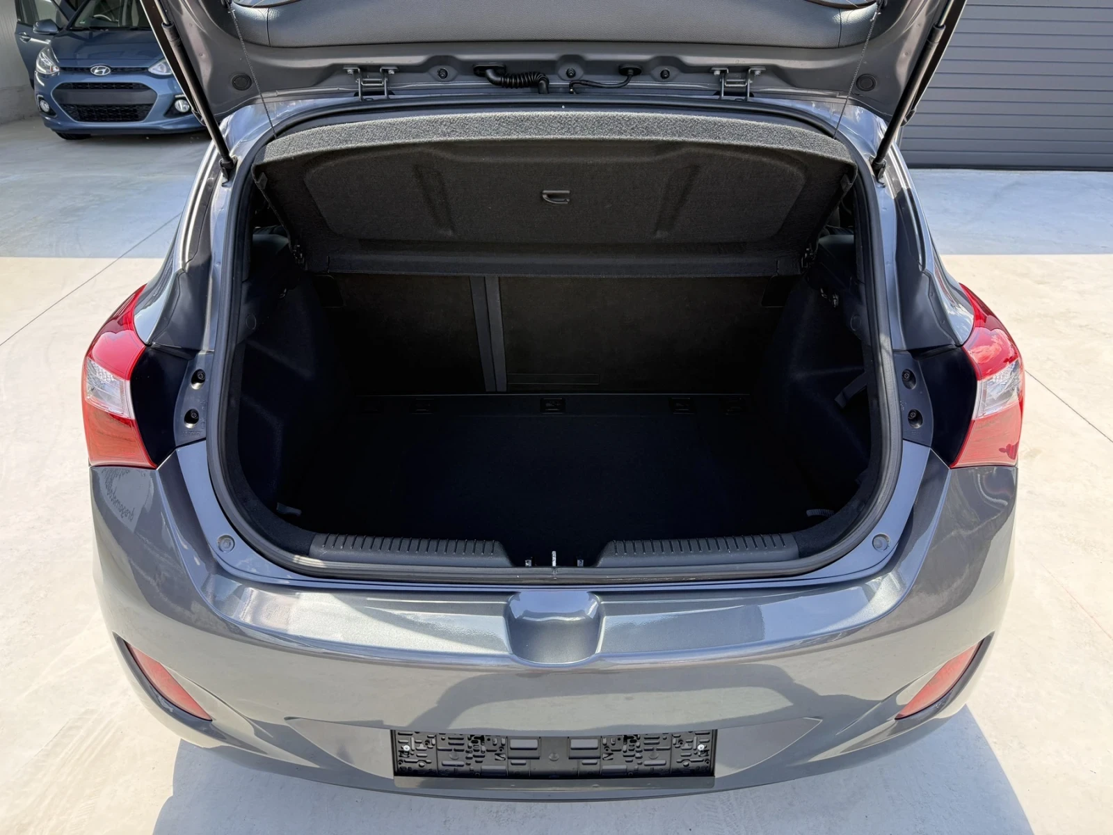 Hyundai I30 1.6 CRDI, снимка 16 - Автомобили и джипове - 55418796