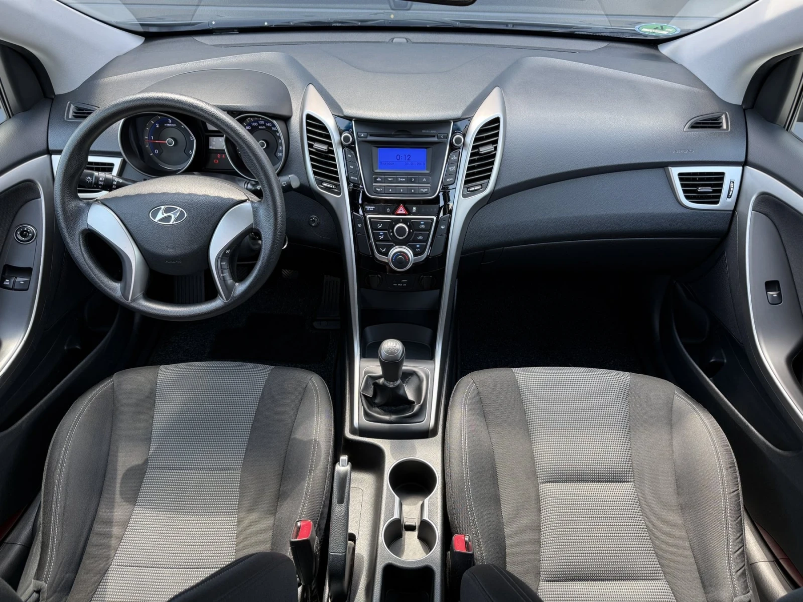 Hyundai I30 1.6 CRDI, снимка 9 - Автомобили и джипове - 55418796