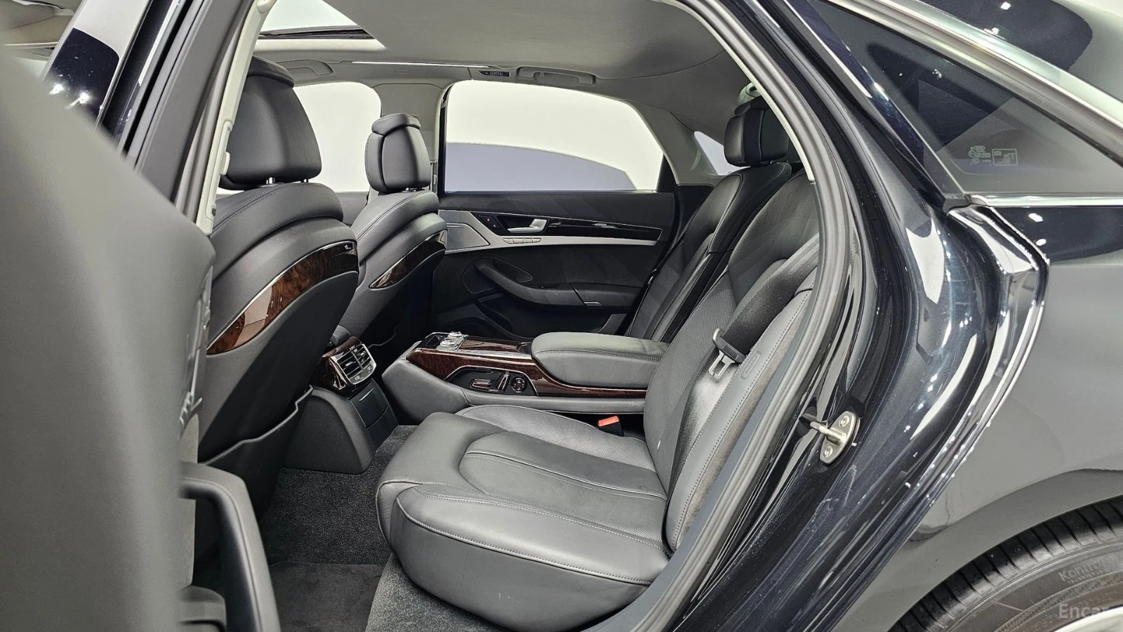 Audi A8 4.2 TDI* QUATRRO* PANO* КОЖА* ПОДГРЕВ* ОБДУХВ* НАВ, снимка 12 - Автомобили и джипове - 55466414