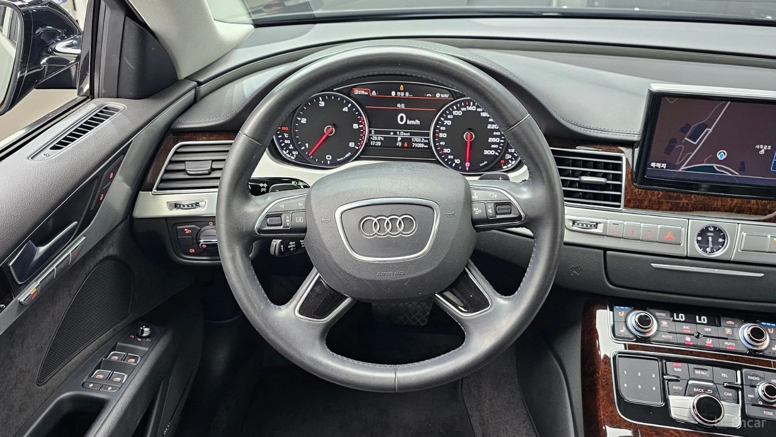 Audi A8 4.2 TDI* QUATRRO* PANO* КОЖА* ПОДГРЕВ* ОБДУХВ* НАВ, снимка 13 - Автомобили и джипове - 55466414