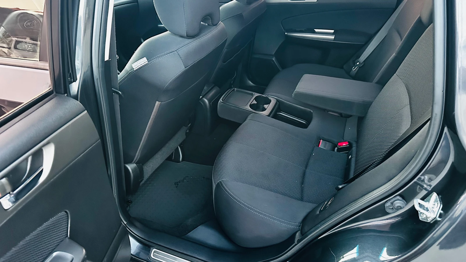 Subaru Forester Бензин 2.0i-4х4 face-Италия, снимка 9 - Автомобили и джипове - 55993140