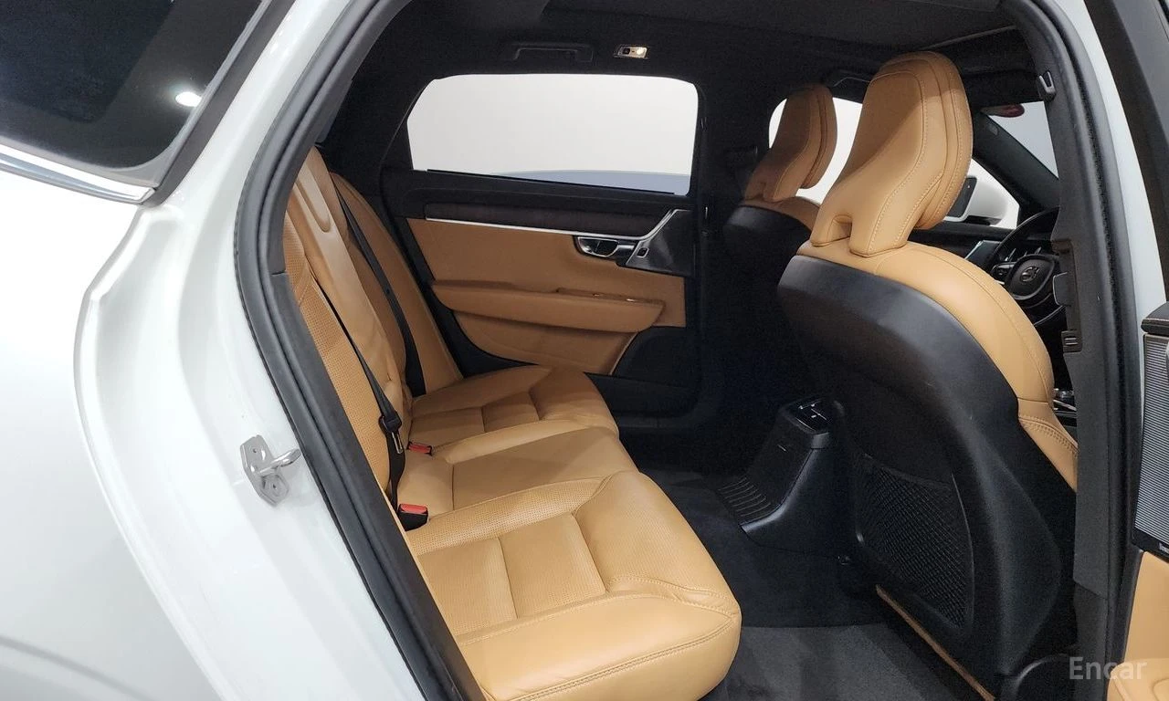 Volvo S90 T8* AWD* INSCRIPTION* ОБДУХВАНЕ* BOWER* WILKINS* Д, снимка 14 - Автомобили и джипове - 56076163