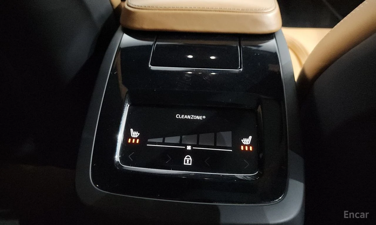 Volvo S90 T8* AWD* INSCRIPTION* ОБДУХВАНЕ* BOWER* WILKINS* Д, снимка 16 - Автомобили и джипове - 56076163