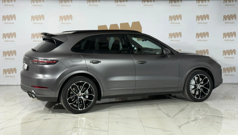 Porsche Cayenne Turbo Burmester* Pano* Chrono, снимка 2 - Автомобили и джипове - 48406359