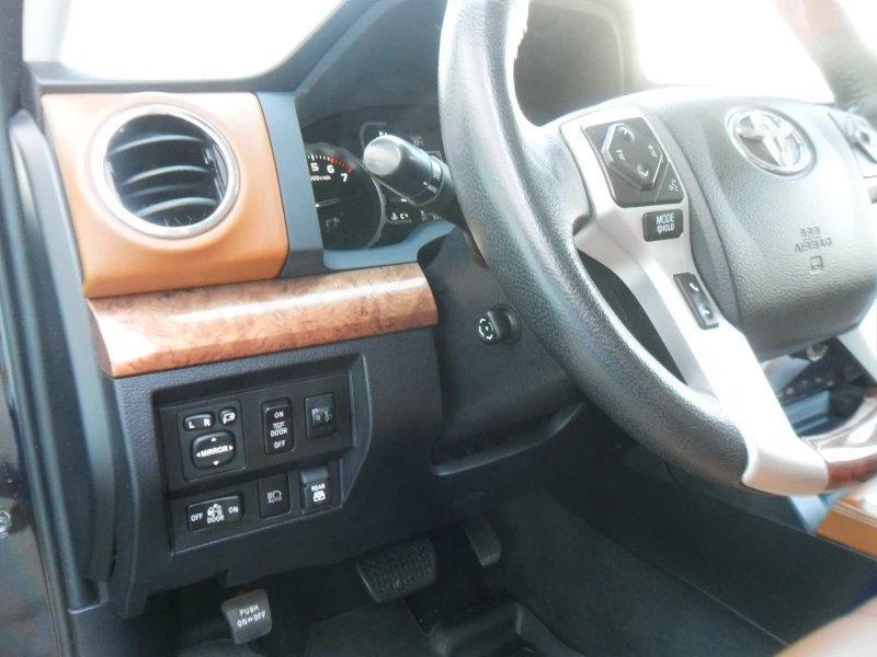 Toyota Tundra 5, 7i-V8-PLATINUM-1794EDITION-CREW CAB, снимка 16 - Автомобили и джипове - 51384545