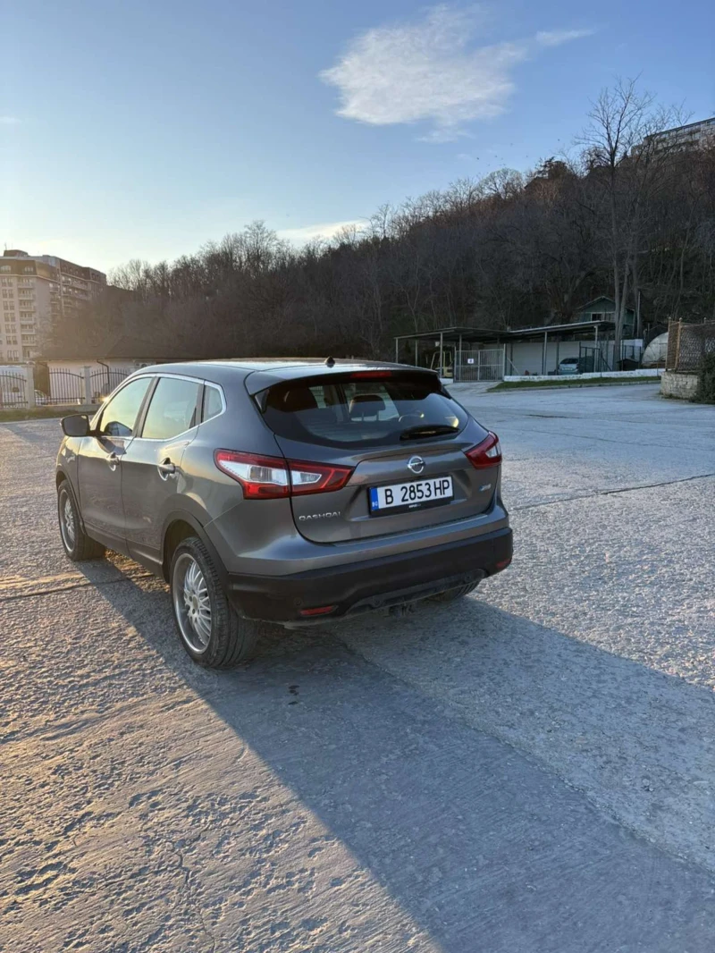 Nissan Qashqai 1.6 DCI, снимка 3 - Автомобили и джипове - 53076921
