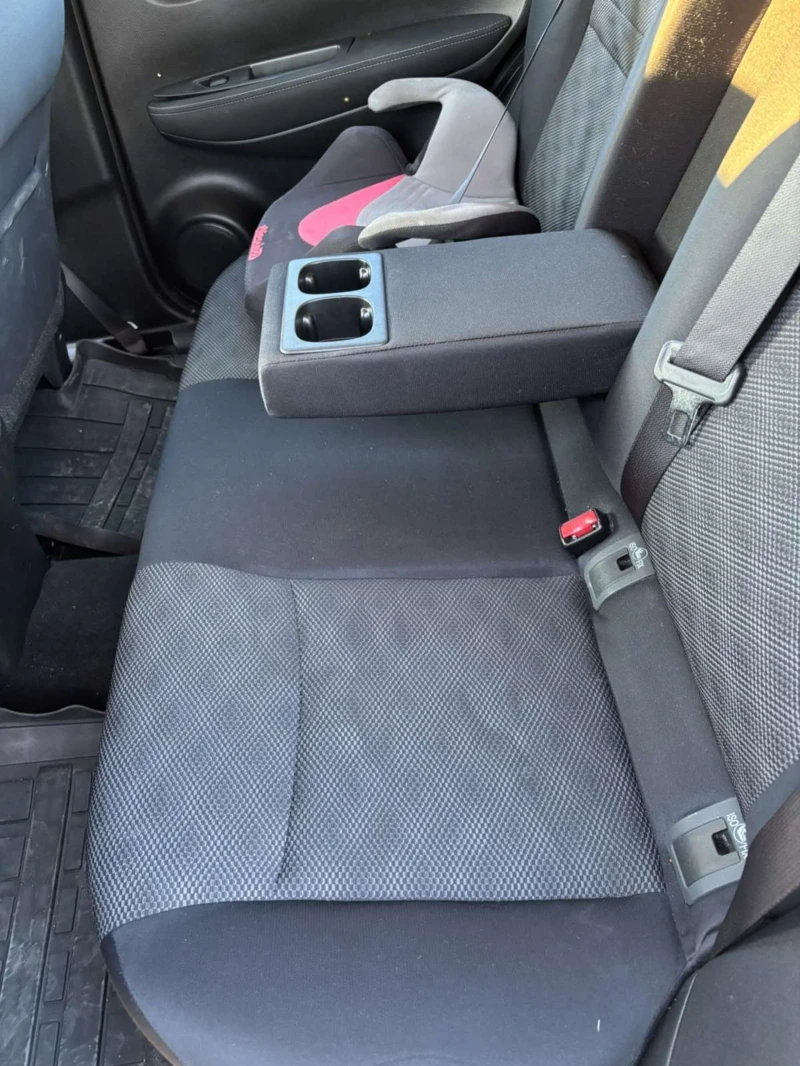 Nissan Qashqai 1.6 DCI, снимка 10 - Автомобили и джипове - 53076921