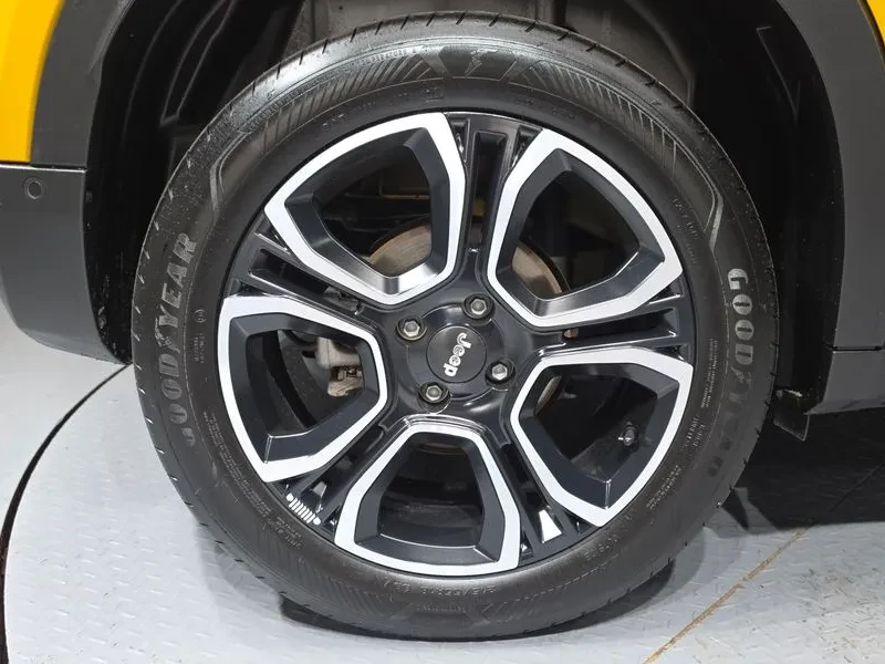 Jeep Avenger Altitude, снимка 5 - Автомобили и джипове - 55189718