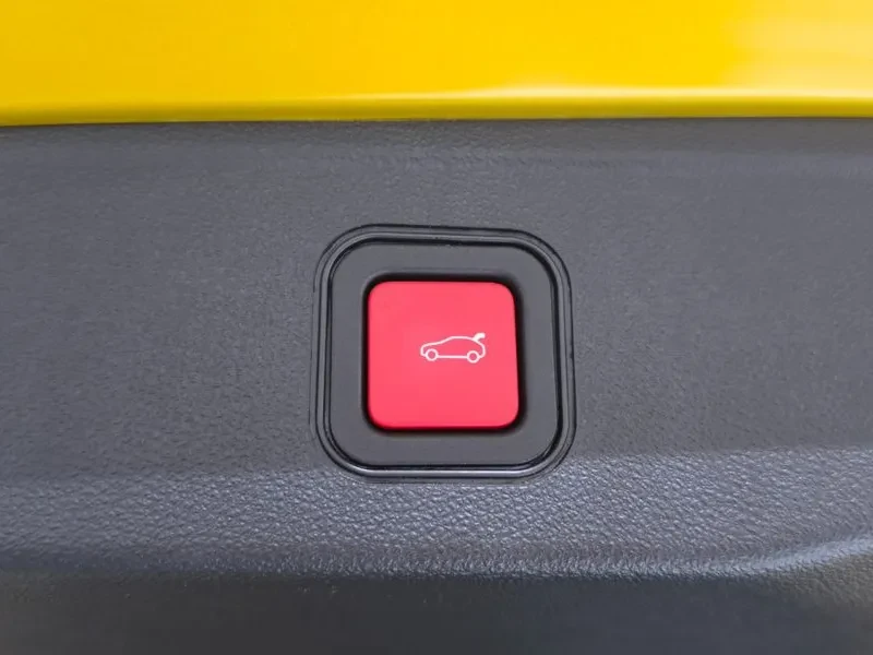 Jeep Avenger Altitude, снимка 17 - Автомобили и джипове - 55189718