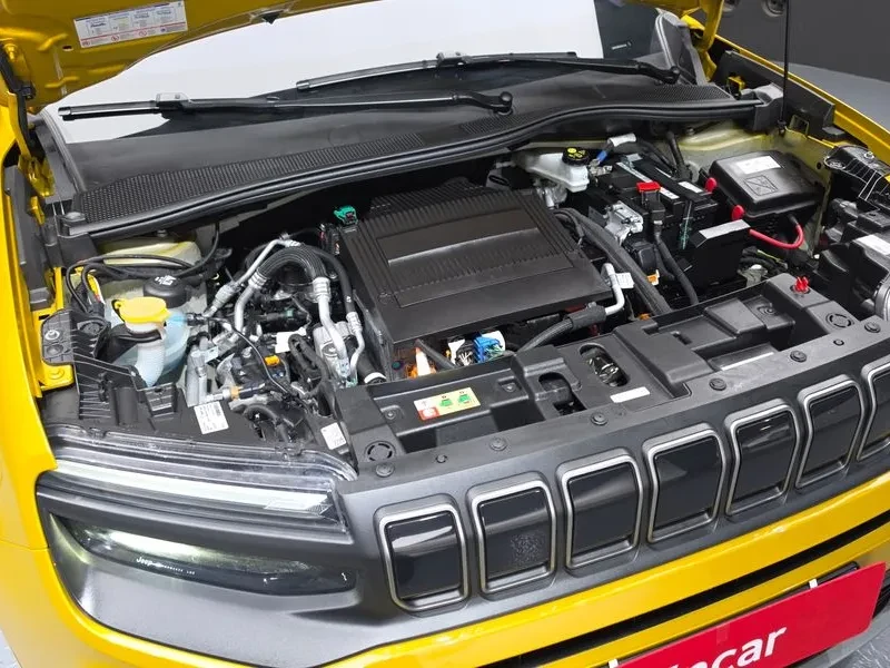Jeep Avenger Altitude, снимка 6 - Автомобили и джипове - 55189718