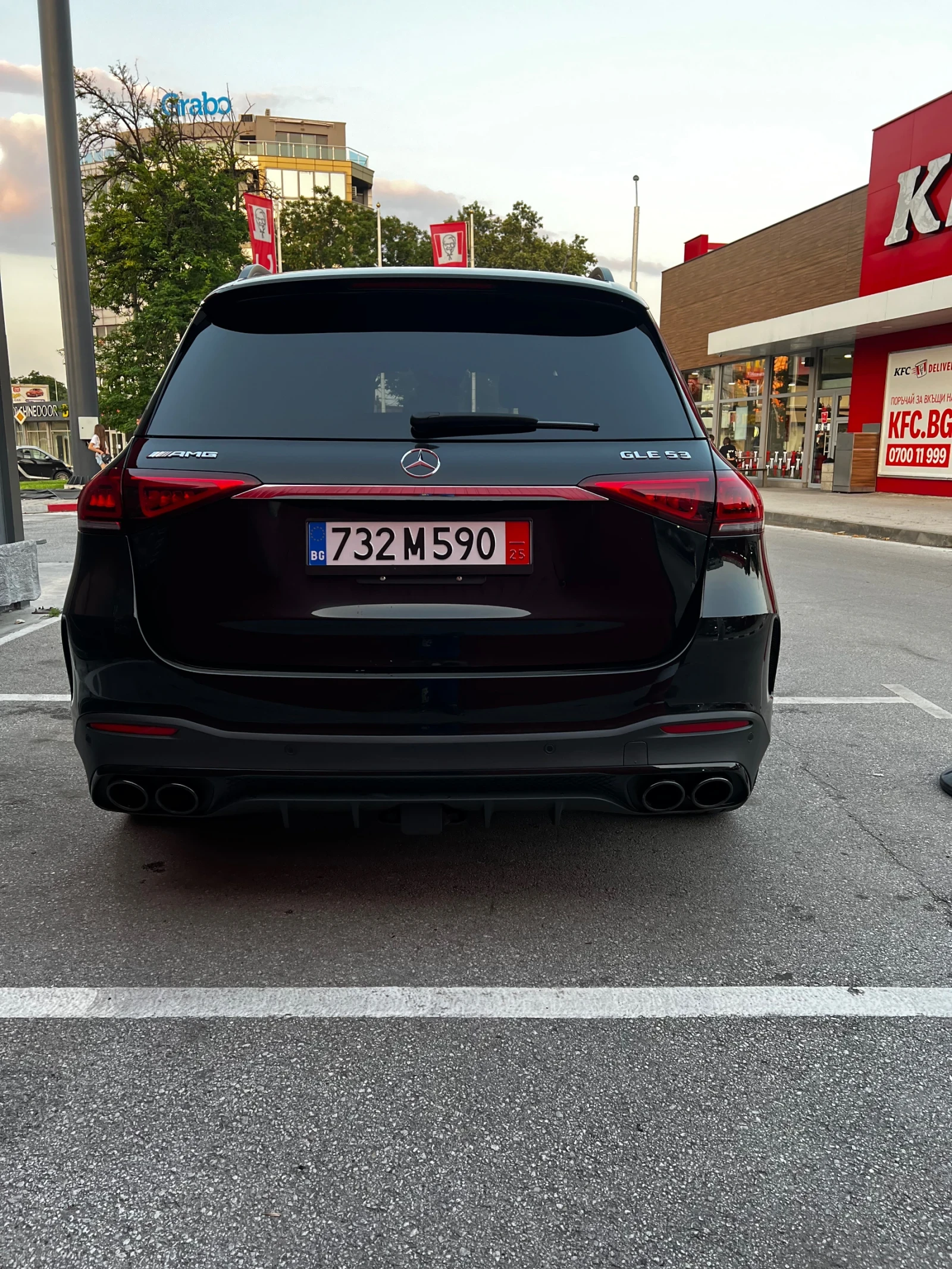 Mercedes-Benz GLE 53 4MATIC AMG PANO BURM ALCANTARA DISTR MEMORY LED 360CAM EQ - изображение 3