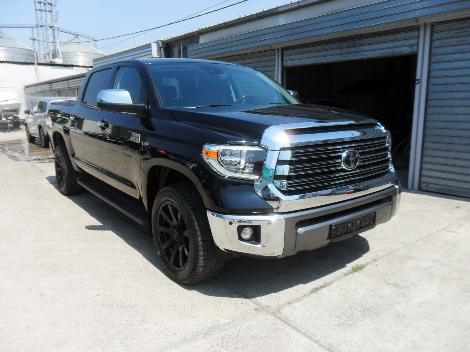 Toyota Tundra 5, 7i-V8-PLATINUM-1794EDITION-CREW CAB - изображение 4