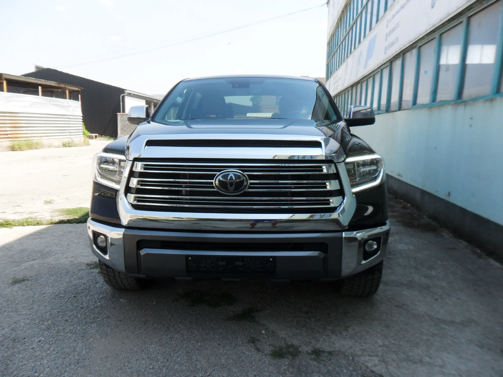 Toyota Tundra 5, 7i-V8-PLATINUM-1794EDITION-CREW CAB - изображение 3