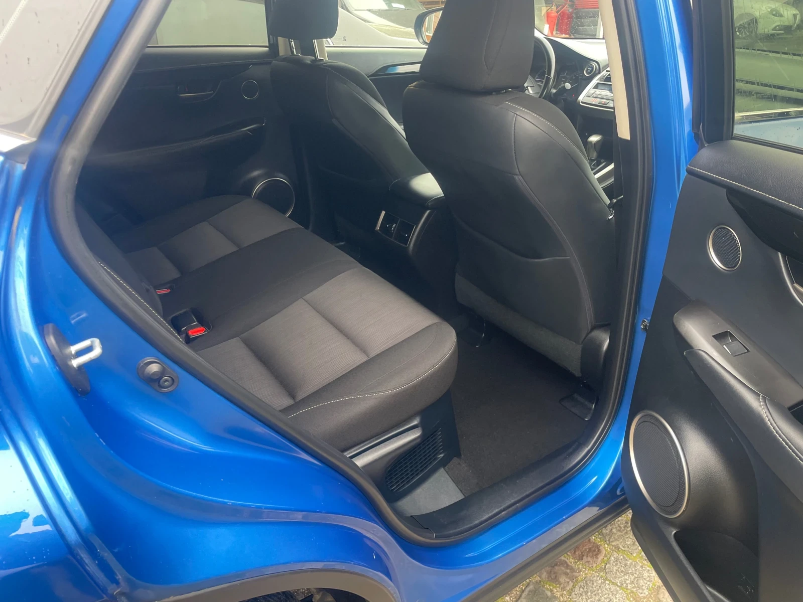 Lexus NX 300h Executive 4x4 130 000км, снимка 9 - Автомобили и джипове - 53724023