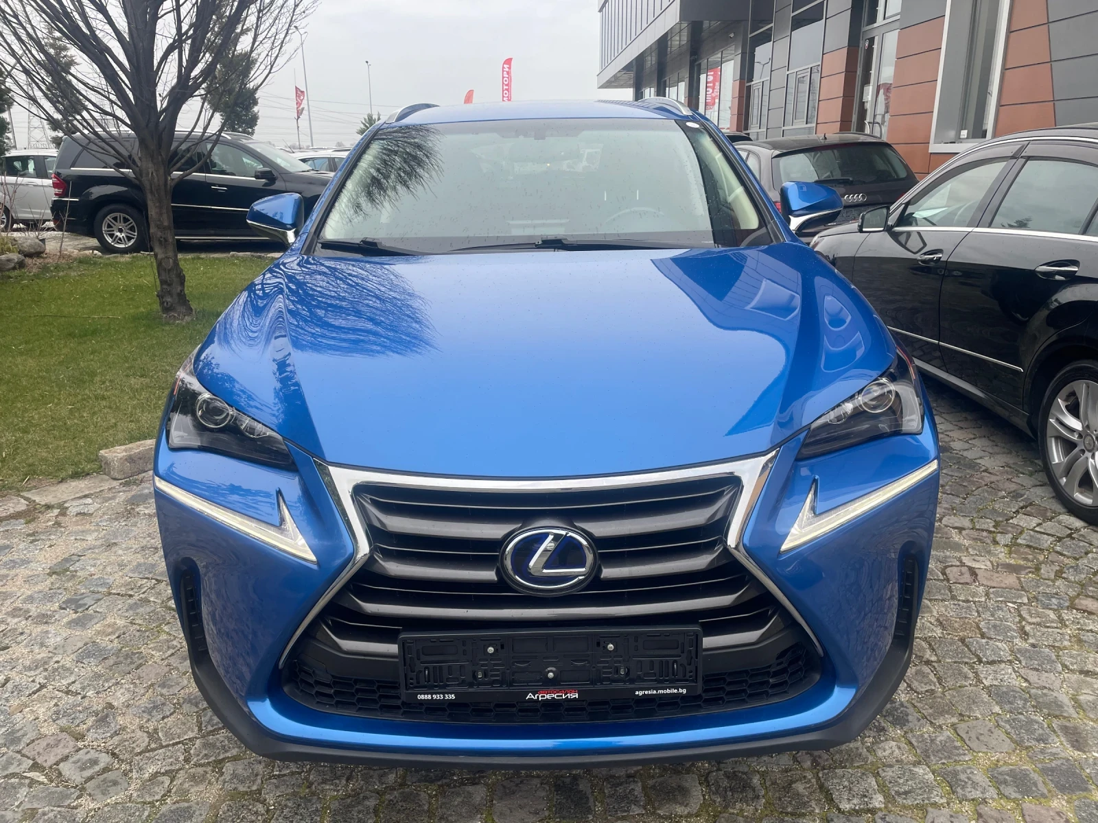 Lexus NX 300h Executive 4x4 130 000км, снимка 3 - Автомобили и джипове - 53724023