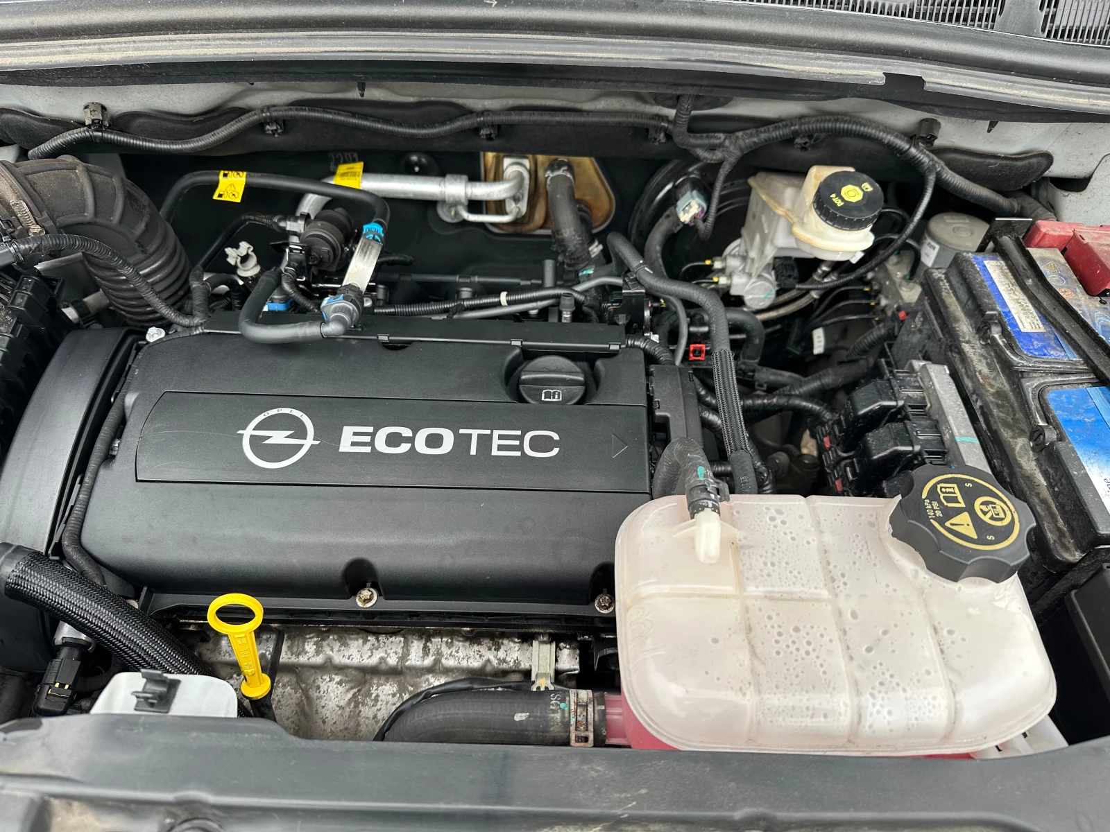 Opel Mokka 1.6 I * НАВИ* КАМЕРА* COSMO* , снимка 17 - Автомобили и джипове - 53822655