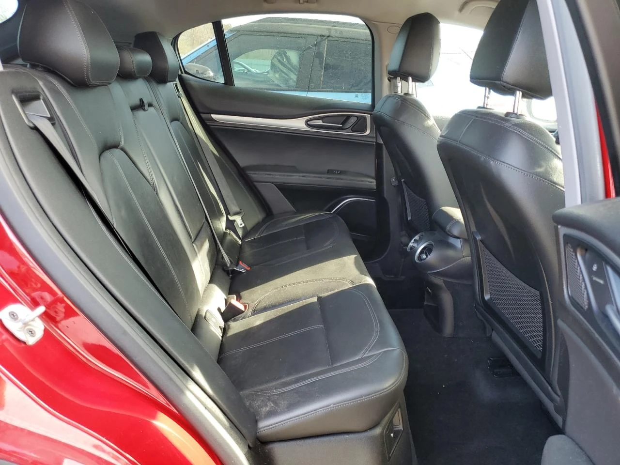 Alfa Romeo Stelvio * КОЖА* ПОДГРЕВ* LED* AWD* , снимка 11 - Автомобили и джипове - 53996504