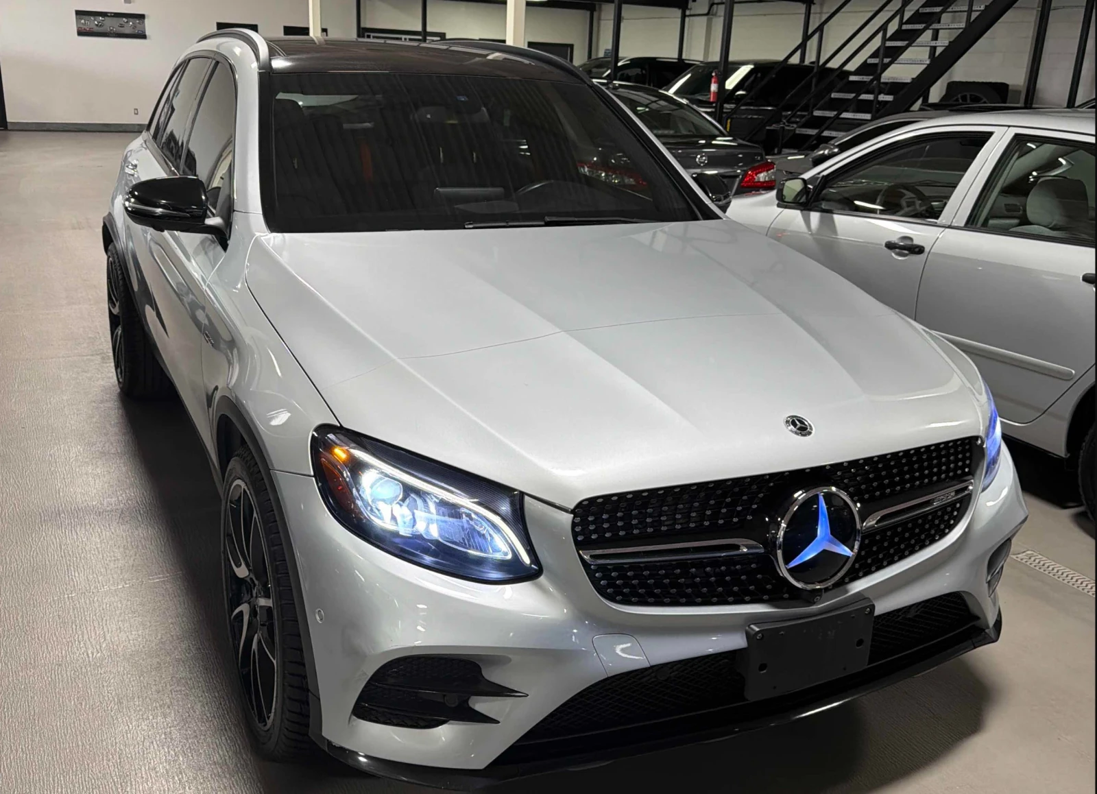 Mercedes-Benz GLC 43 AMG * AWD* 360CAM* Подгрев* Памет* Burmerster* УНИКАТ, снимка 2 - Автомобили и джипове - 54456856