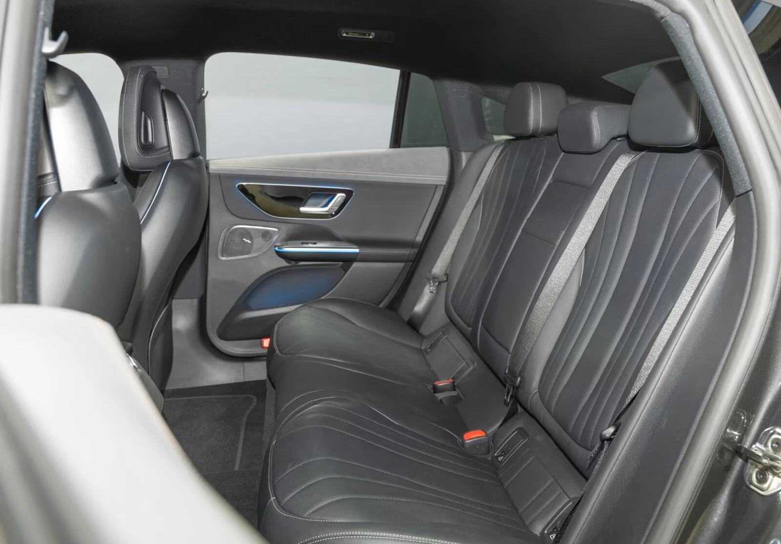 Mercedes-Benz EQE 300 Electric Art 98kWh, снимка 7 - Автомобили и джипове - 55689219