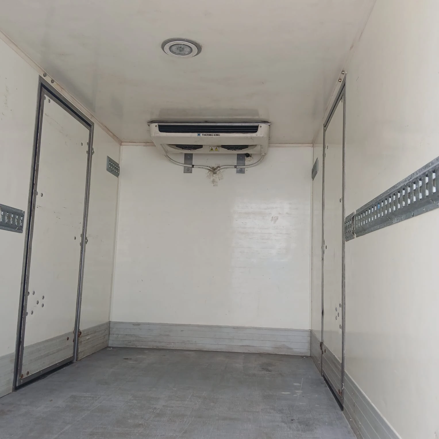 Nissan Capstar  - изображение 8