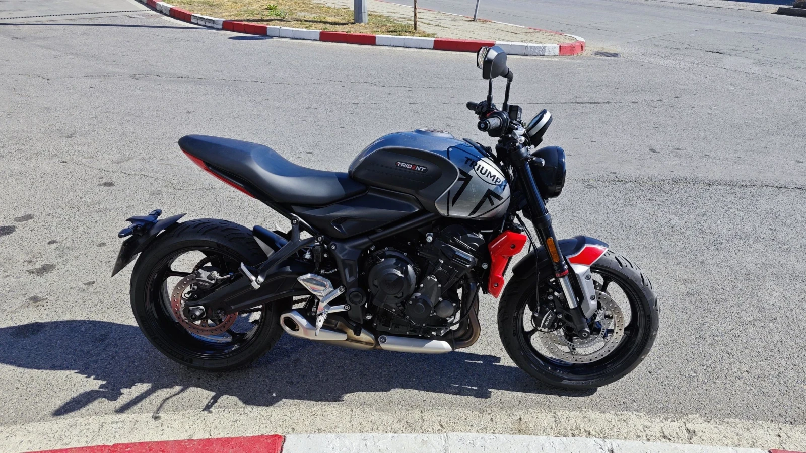 Triumph Trident 660