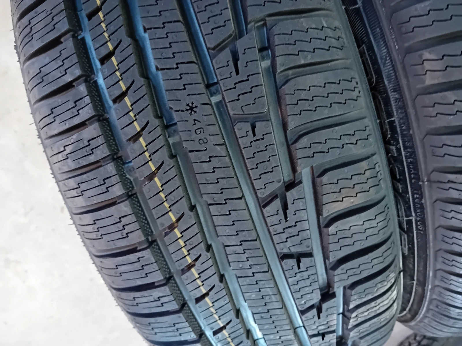  215/55R17 | Mobile.bg   3