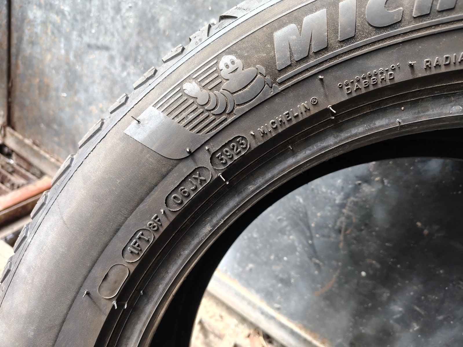 Гуми Всесезонни 235/55R19, снимка 5 - Гуми и джанти - 55841111