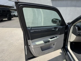 Chrysler 300c 6.1L HEMI SRT 8, снимка 9