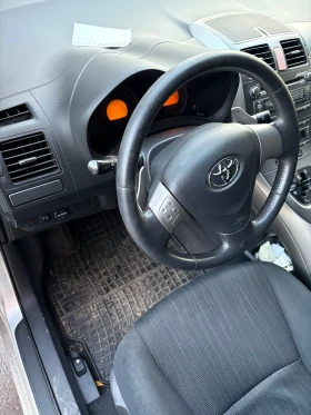 Toyota Auris, снимка 13