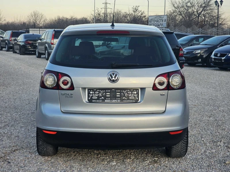 VW Golf Plus 1.6i/102к.с./УНИКАЛНА, снимка 5 - Автомобили и джипове - 48913154