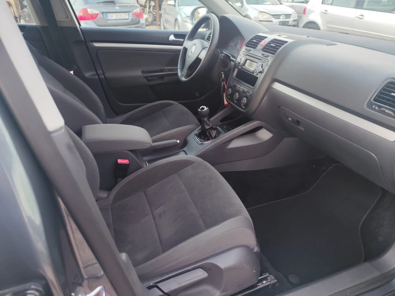 VW Golf 1.9 дизел 105 кс., снимка 11 - Автомобили и джипове - 48928667