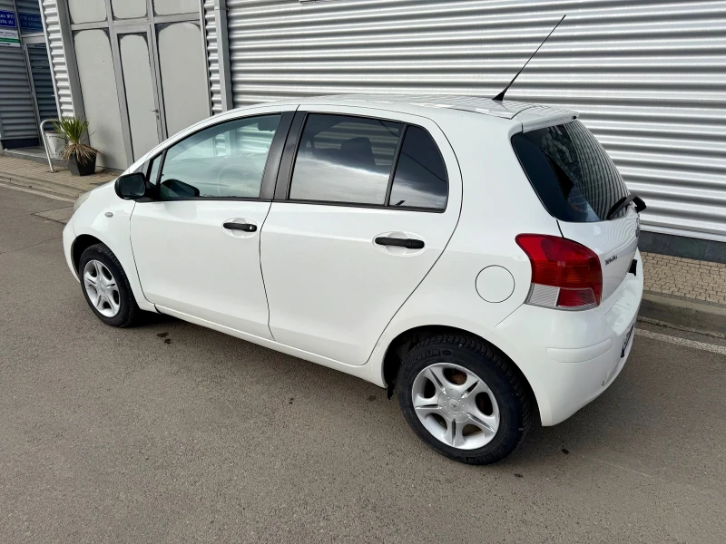Toyota Yaris N1+ Регистрирана+ 1000куб.+ Икономична, снимка 3 - Автомобили и джипове - 49465435