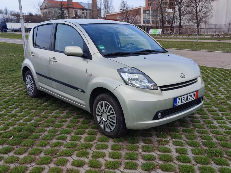 Daihatsu Sirion  1.3i-87kc-4X4-АВТОМАТИК-КЛИМАТИК-ЕВРО4, снимка 3 - Автомобили и джипове - 49500775