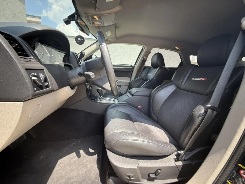 Chrysler 300c 6.1L HEMI SRT 8, снимка 10 - Автомобили и джипове - 50739993