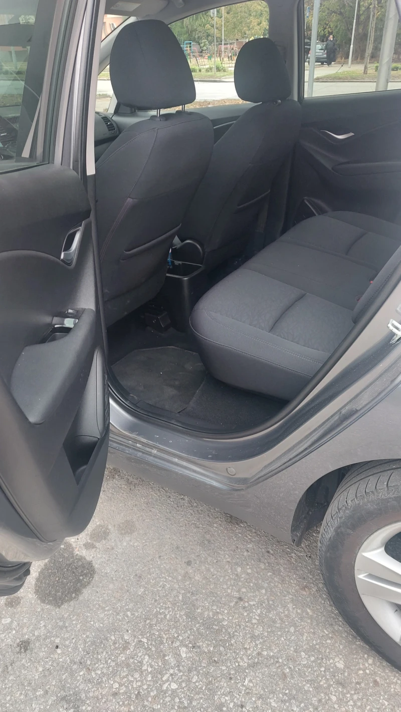 Hyundai Ix20, снимка 9 - Автомобили и джипове - 51915546