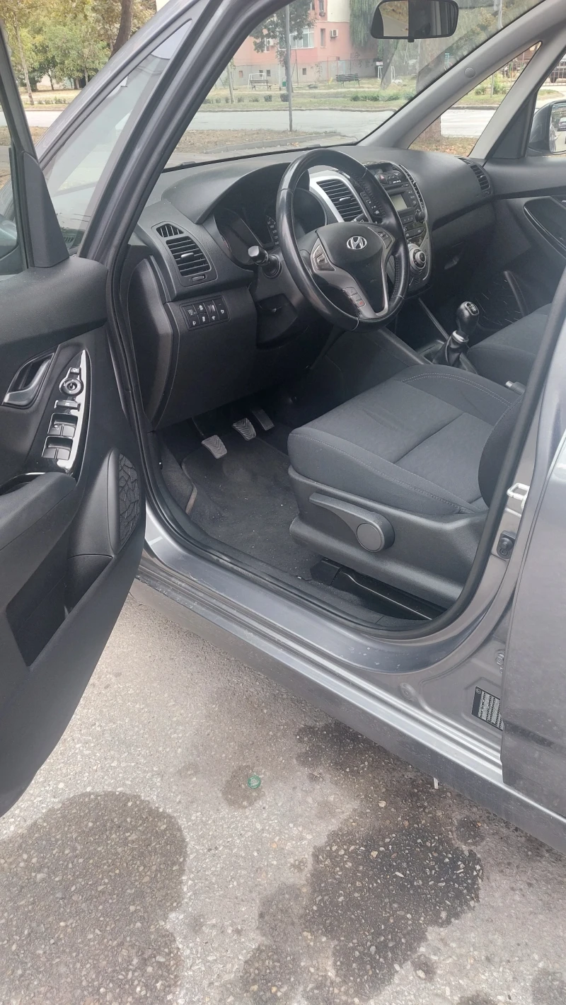 Hyundai Ix20, снимка 8 - Автомобили и джипове - 51915546