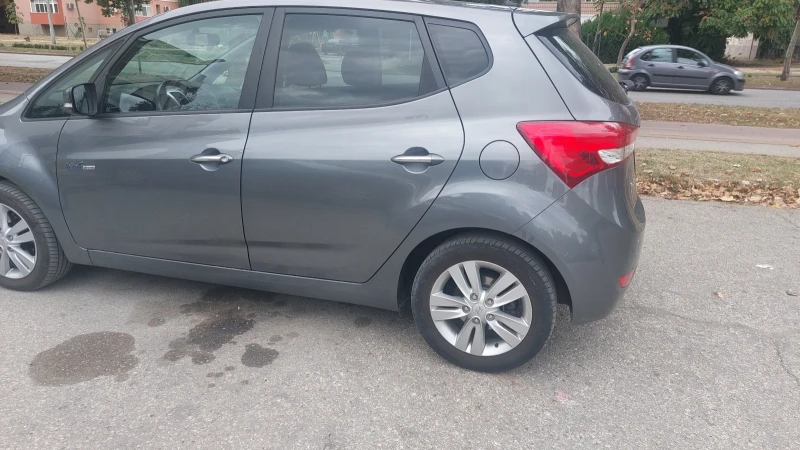 Hyundai Ix20, снимка 5 - Автомобили и джипове - 51915546