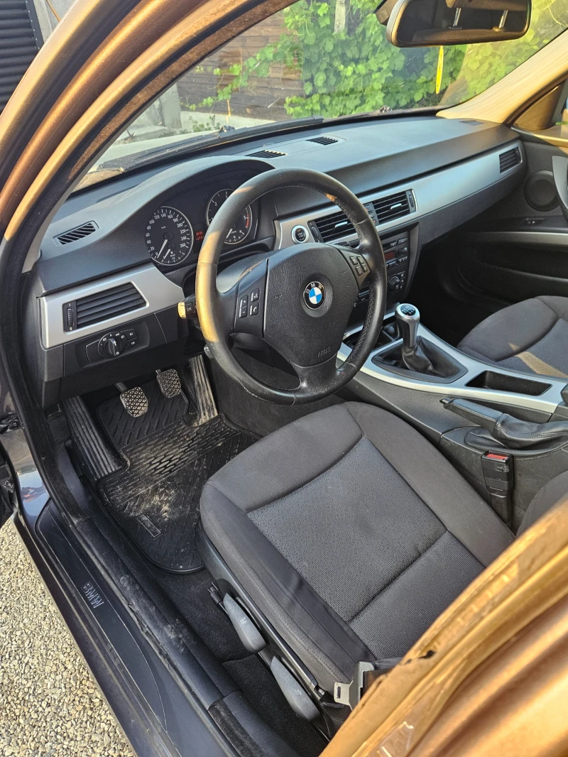 BMW 320, снимка 4 - Автомобили и джипове - 52481804