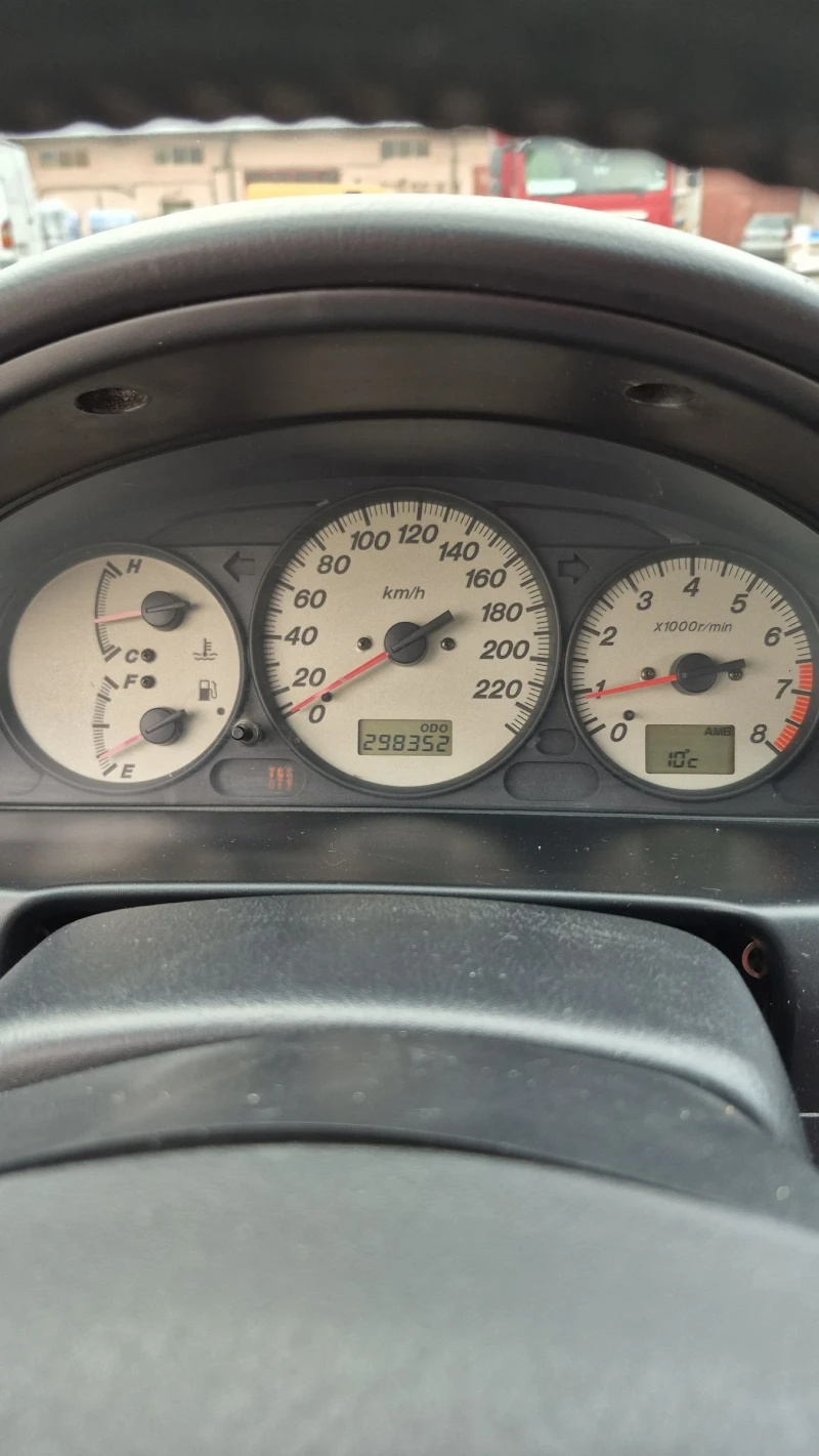 Mazda 323, снимка 9 - Автомобили и джипове - 52645168