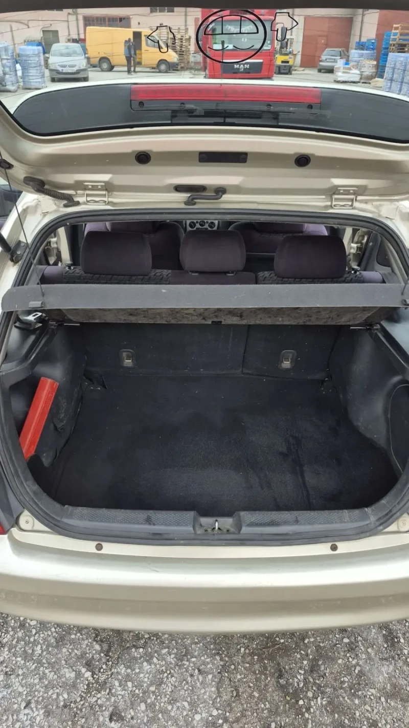 Mazda 323, снимка 8 - Автомобили и джипове - 52645168