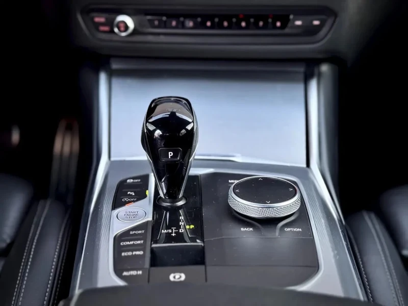 BMW 330 M-pkg* Xdrive* Камера* Ambient* Driver Assistance, снимка 14 - Автомобили и джипове - 53023934